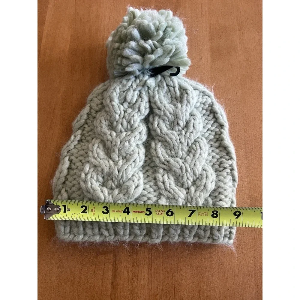 Roxy‎ Women's Mint Green NEW Cable Knit Pom Beanie Hat Winter Fall